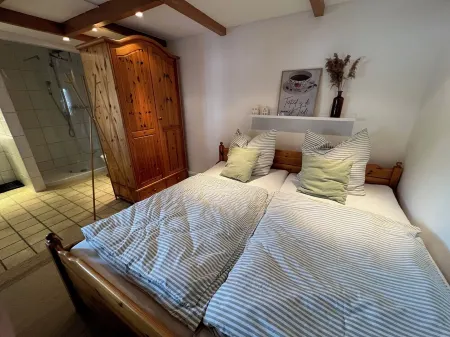 Familienfreundliches Domizil am Großen Meer mit Stangenofen. Haustierfreundlich! Отели в г. Зюдброкмерланд