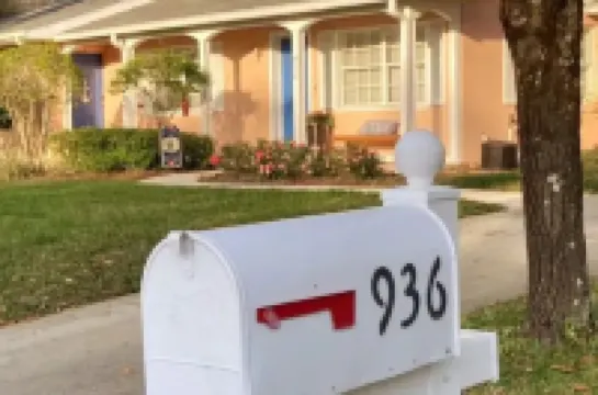 Cozy Cottage 3 blocks from town