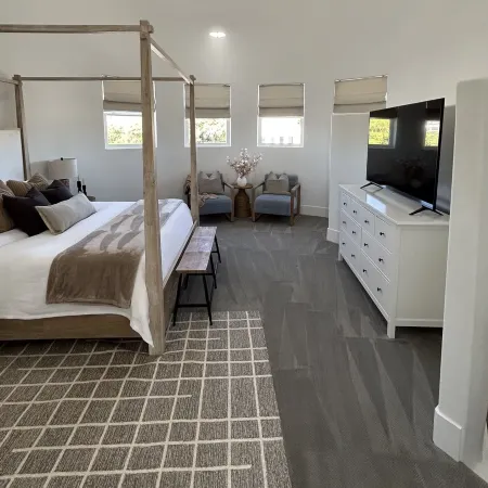 Stay in the top 2 floors of the brand new Silo Inn, near Zion!