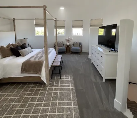 Stay in the top 2 floors of the brand new Silo Inn, near Zion!