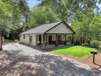 Midtown Cottage - 4 Beds - Pets