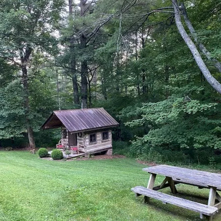 Little Creek Cabin, 2 bedrooms, 1.5 Baths (Sleeps 4)