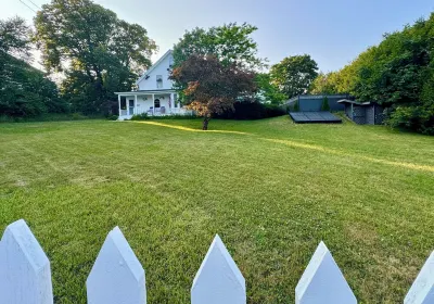 In-town 5 Bedroom Victorian With Heated Pool