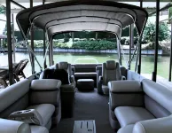 LAKEFRONT FAMILY RETREAT--SWIMMING DOCK--OUTDOOR DINING