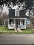 Historic home in Downtown Mobile next to Civic Center and Mardi Gras parades - บังกะโล