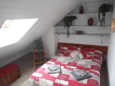 538sq/feet 1 bedroom flat with 247sq/feet private terrace Hôtels à proximité de : Couvent Saint Jean de Matha