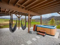 NEW Breathtaking Views, Arcade and Hot Tub in a Peaceful Mountain View Retreat