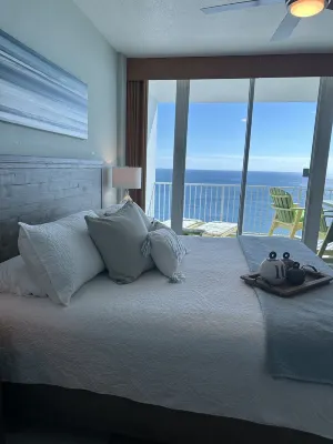 Lighthouse 1809 - Penthouse Views - Very Clean!🌞 - Renovated! Ocean Front