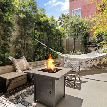 Dreamy Venice Beach 5BR House with Rooftop & Steps to Beach