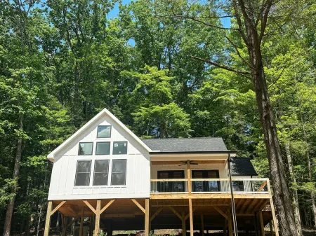 Boulder Trail Getaway- 15 min from New River Gorge National Park Отели в г. Уайлдернесс