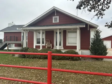 Adorable Farmhouse within steps of Double Check Arena!