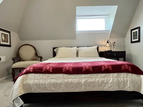 Ushmila's Nest - Private suite with 2 rooms & Bathroom.