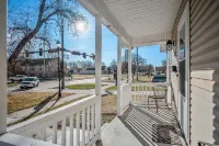 Kings Cottage 4 bed/3 full bath central Topeka