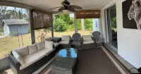 Comfortable 3-bedroom home with WiFi and AC in Englewood, 3.5 mil. to beache