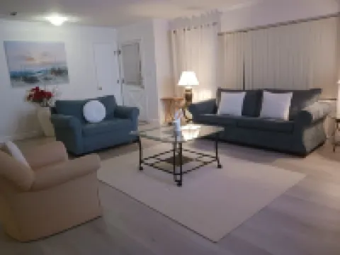 Relax by the sea! Three bedroom home with pool awaits you near Destin Beaches. Hotels in Wright