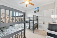 Isle Oasis. Oceanfront. Elevator, Heatable Pool,  Drct Bch Access. Grt Location.
