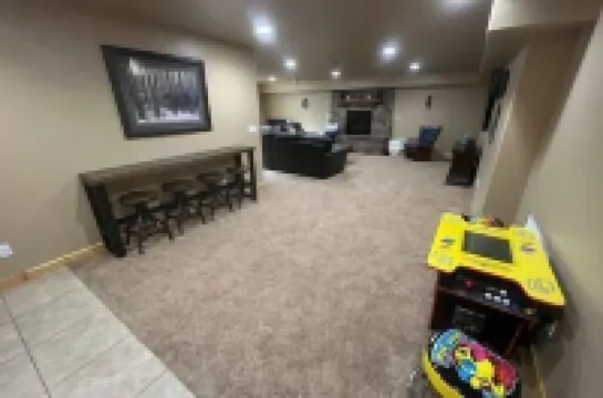 Large Cabin, In The Trees, Lots of Parking, adventure, and wildlife viewing