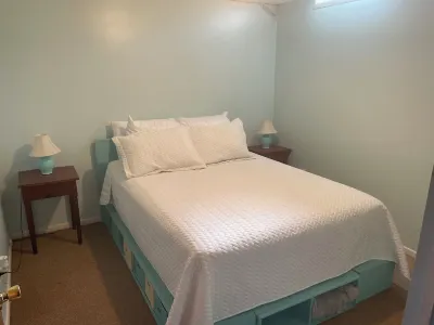 Cozy apartment on Keuka Lake, close to Keuka College, wineries and breweries.