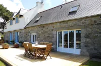 La Maison de l'Aber, at the edge of Aber Wrach, sea view - 3 étoiles
