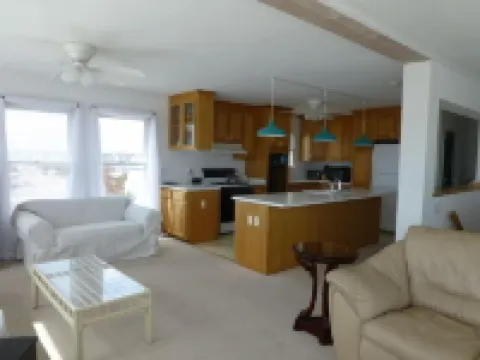 Quiet North Beach Oceanfront Steps to Private Beach 4 Night Min Stays Available