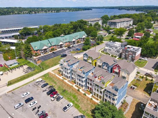 Live your best Lake Life in NASH! Old Hickory Lake