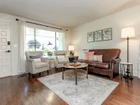 Short Walk to Downtown, AC, Coffee Bar, Patio Hotels in Enumclaw