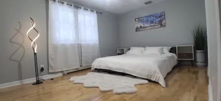 Stunning 3bedroom modern home closed to everything