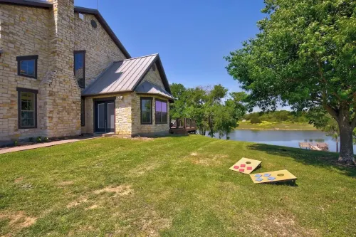 Peaceful Texas Ranch Retreat on the Lake
