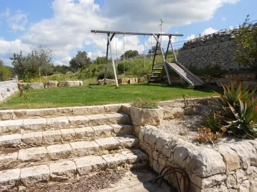 Secluded old farmhouse with a view and pool to relax in total quiet.