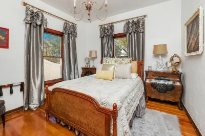 Lovingly Restored Cottage in Downtown Prescott Walk to the Courthouse Square 그라니테 크릭 스플레시 패드 주변 호텔
