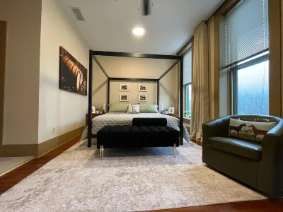 The Top Shelf on the Bourbon Trail in Historical Downtown Versailles Hotels near Bluegrass Scenic Railroad and Museum