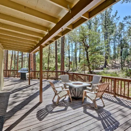 Simply Amazing....Remodeled Cabin with Strawberry's Largest Deck, Dog Friendly