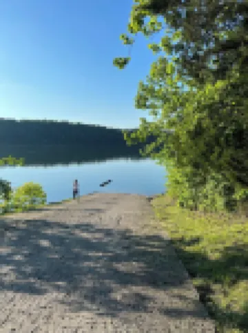 Cozy modern farmhouse w/ garage- Only 5 miles to Lake Cumberland!