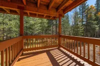 New! Tahoe Donner Alder Creek Retreat with Hot Tub. 5 BD//2.5BA