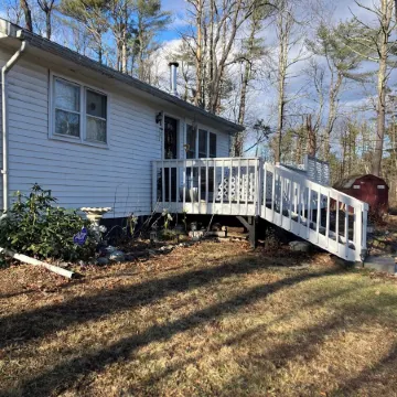 Peaceful Warm Cozy Country Cottage Nestled Beneath the Mountains, Woodstove