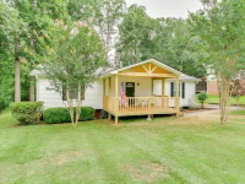 Down town Travelers rest walking to swamp rabbit bike trail Hotels in Travelers Rest