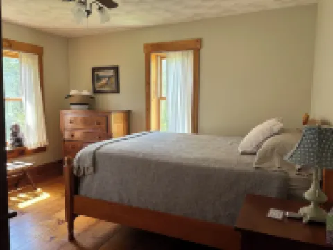 4-bedroom farm house in Coburn with WiFi on beautiful 100 acre.