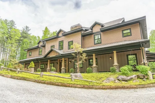 Luxury Lodge Sleeps 26 Comfortably at Sapphire Valley Resort
