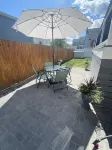 Beautiful sun filled 2 BR 3 blocks from beach- 2 beach passes- kids are free Hotels near Promenade Beach Club