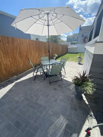 Beautiful sun filled 2 BR 3 blocks from beach- 2 beach passes- kids are free Отели рядом с достопримечательностью «Long Branch Beach»