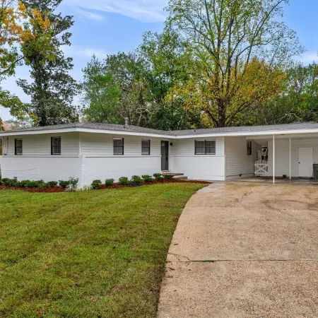 The Prince George House / Midtown Home / Close to Forest General Hospital & USM!