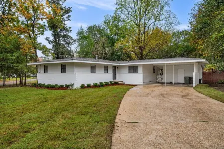 The Prince George House / Midtown Home / Close to Forest General Hospital & USM!