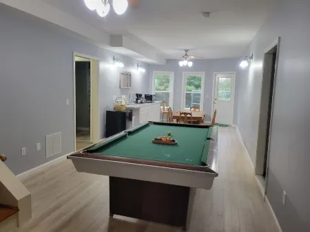 Cozy Country Home with 5 Bedrooms 4 Baths and Swimming Pool