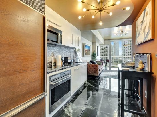 Versace Studio free Pool & Spa