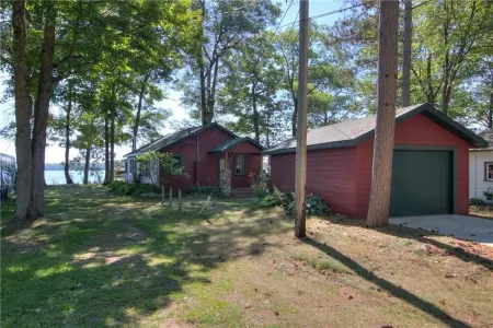 Charming 2-bedroom Hayward Cabin on Lac Courte Oreilles