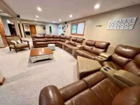 HillTop Manor-Spacious 6BR+PS5+FirePit+Pool Table