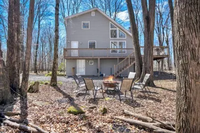 The Chill Cabin House-Hot Tub & Games in the Poconos