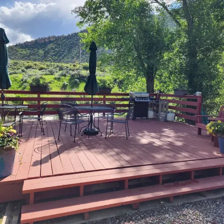 Top-notch comforts in a rural setting in Woody Creek on the River/close to Aspen