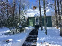 Fantastic 4-Season Cabin at Baxter Lake - Sleeps 8 -  Dog Friendly Hotels in Strafford County