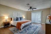 Lake Front | 2 Boat Slips | Hot Tub | Game room